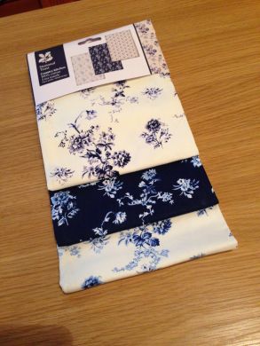 A Set of 2 Hens  Tea Towels* From National Trust 100% cotton 